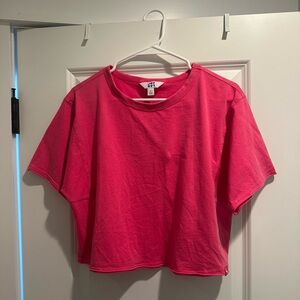 Women’s pink cropped oversized t shirt, size small